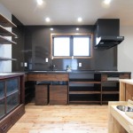 造作キッチン：天板は人造大理石