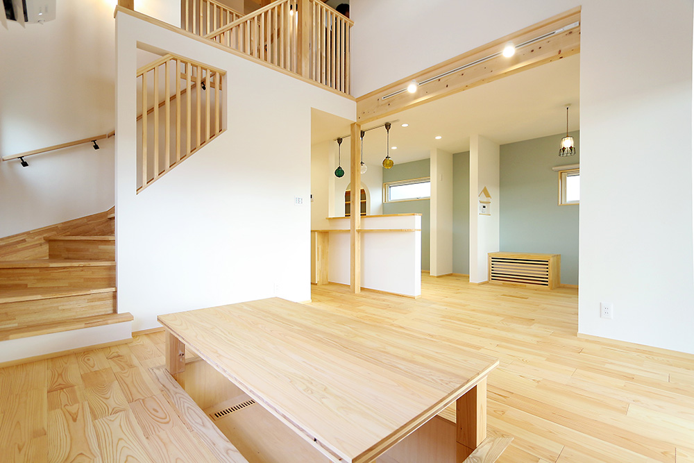 木のぬくもりに包まれる、家族時間が育つおうち