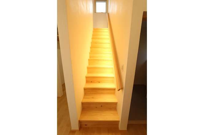 2026_f_19_lstairway-light_IMG_2280_thumb