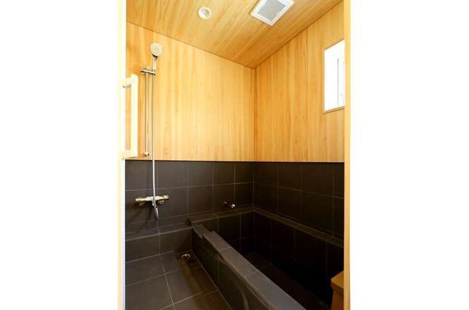 22_bathroom_IMG_2501-2_thumb